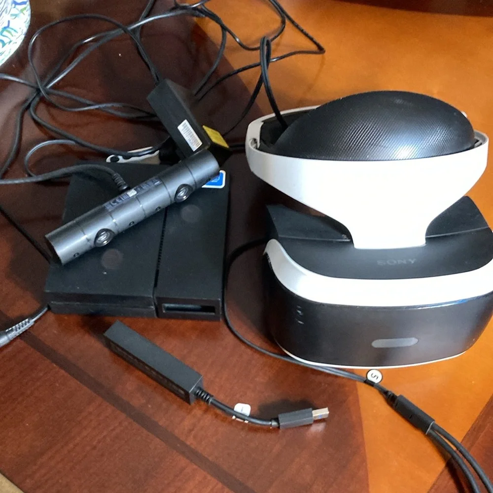SONY PLAYSTATION VR for PS4 and PS5 bundle